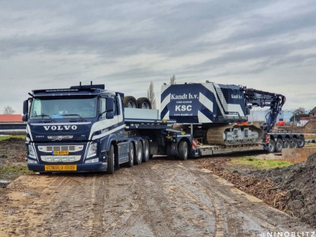 WSI Kandt B.V.; VOLVO FM4 SLEEPER CAB 8X4 LOW LOADER PENDEL X WITH 1 AXLE DOLLY - 5 AXLE